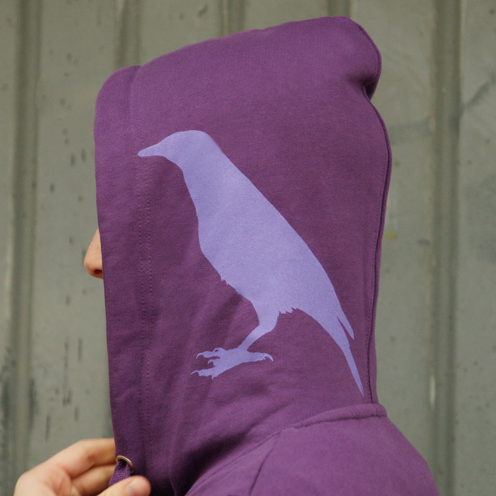 Farbbeispiel: Purple mit Druck in lila Frauen Hoody Rabenflüsterer
