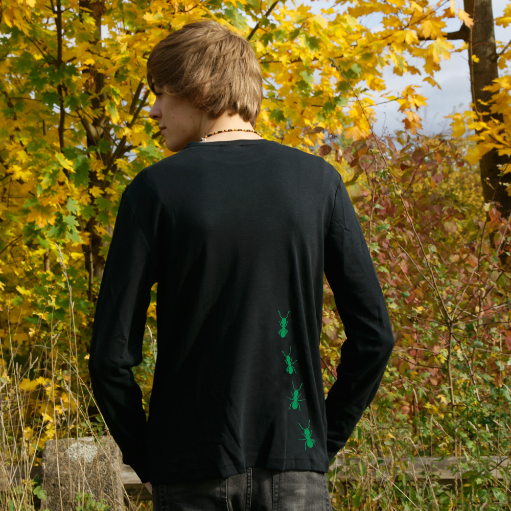 Farbbeispiel: Textilfarbe Schwarz mit Druck in Grün Männer Longsleeve Ameisen